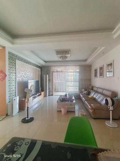 北京信合湖畔春天(三期)4室2厅145平高楼层/共20层