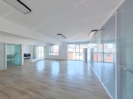 北京润枫德尚苑2室1厅142.78平低楼层/共24层