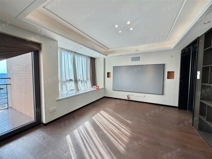 上海永业公寓4室2厅213.65平高楼层/共35层