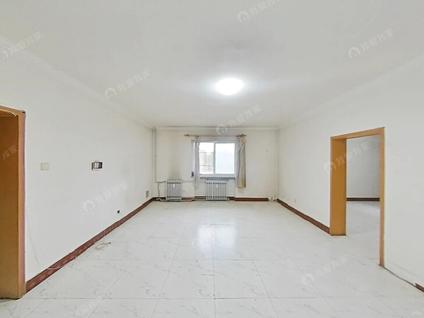 北京兴房苑小区3室1厅119.34平低楼层/共6层