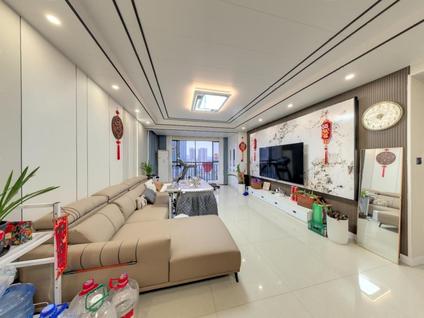 株洲嘉盛华府3室2厅131.5平高楼层/共18层