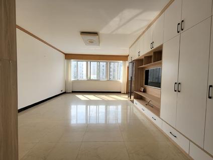 北京八一四大道3室2厅132.49平高楼层/共7层