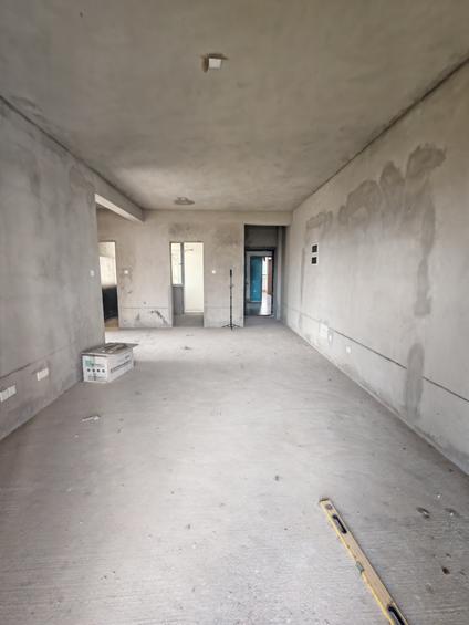 北京第四地质队西乡塘基地住宅3室1厅90平低楼层/共33层
