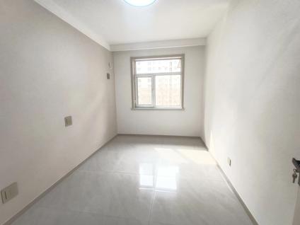 北京凤凰城(B区)2室2厅86平低楼层/共18层