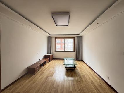 北京临港花园3室2厅122.85平低楼层/共6层