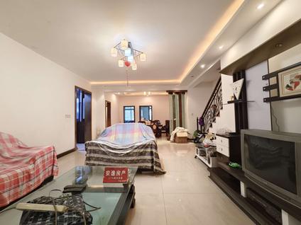 北京湖光小区水木苑4室2厅196平低楼层/共12层