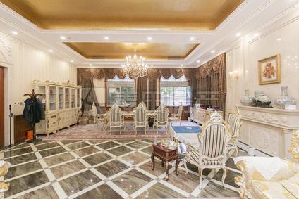 北京富力城(E区)8室4厅2017.27平低楼层/共1层