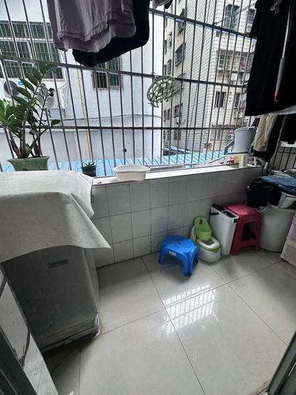 海口金竹园2室2厅65.25平低楼层/共8层