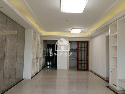 湛江南国豪苑(三期)4室2厅128平低楼层/共32层