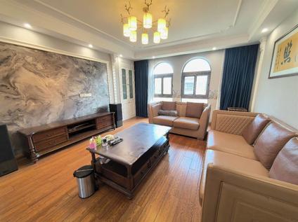 北京蓝庭花园4室3厅250平高楼层/共8层