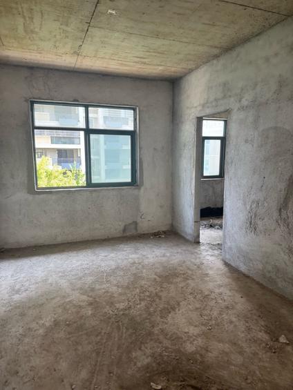咸宁南苑小区3室2厅143.39平低楼层/共12层