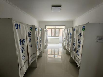 包头黄金小区1室3厅88.4平低楼层/共6层