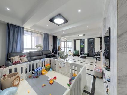 武汉银湖翡翠3室1厅157.26平中楼层/共16层