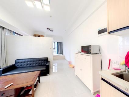 北京京华广场1室1厅55.94平低楼层/共46层