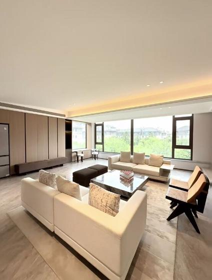 北京中海天钻4室2厅183平高楼层/共18层