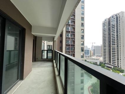 北京海岸名居4室2厅158平中楼层/共32层