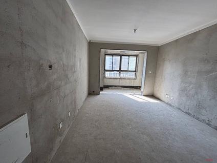 北京江淮郡2室2厅75平低楼层/共18层