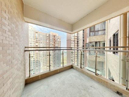 东莞盛和雅颂花园4室2厅135平高楼层/共31层