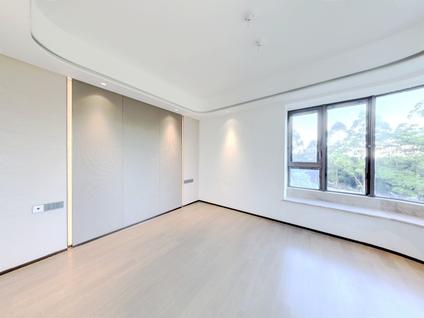 北京旭辉铂悦五缘湾上4室1厅210.65平低楼层/共26层