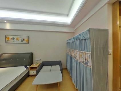 宁波国贸中心领寓1室2厅53平高楼层/共34层