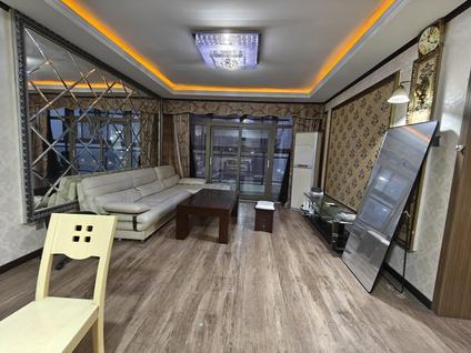 北京华鹏馨苑(东区)3室2厅132平高楼层/共16层