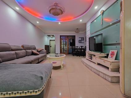 重庆无名地小区3室2厅116平低楼层/共11层