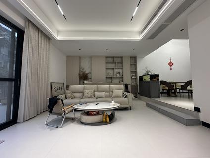 江门珑山居5室3厅310.9平低楼层/共3层