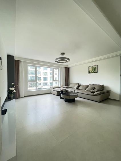 北京京威富华苑3室2厅133平低楼层/共6层