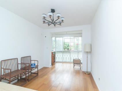 上海伟业金锦苑(三村)1室1厅57.34平低楼层/共6层