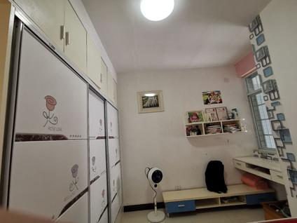 北京香榭花园3室2厅109平高楼层/共8层