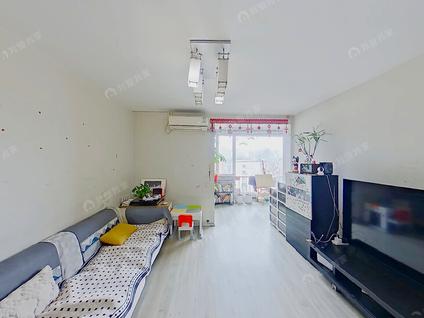 北京京贸国际公寓2室1厅101.4平低楼层/共28层