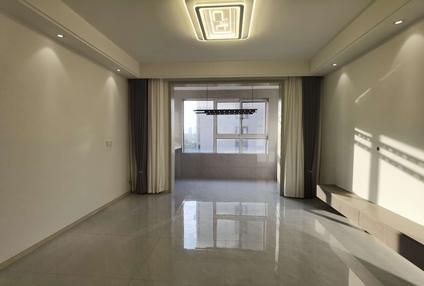 北京港利东城3室2厅126.79平低楼层/共29层