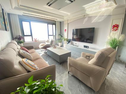 北京中海河山郡3室2厅135平高楼层/共23层