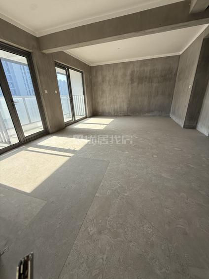 北京得力金宸湾4室2厅142平低楼层/共17层