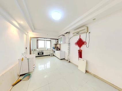 北京江南公寓4室2厅203.79平中楼层/共8层