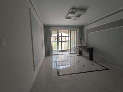 北京上河城外滩3室2厅113.6平低楼层/共33层