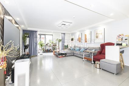 北京华澳中心公寓3室2厅216平低楼层/共26层