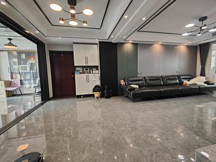 宿州首钢御湖半岛2室2厅130.57平低楼层/共18层