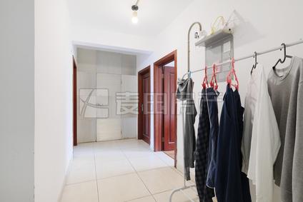 北京CBD总部公寓(二期)3室2厅127.94平低楼层/共17层