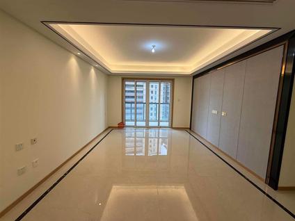 北京蓝光公园1号4室2厅125平高楼层/共31层