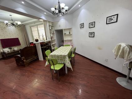 北京银杏山庄3室2厅142平高楼层/共16层