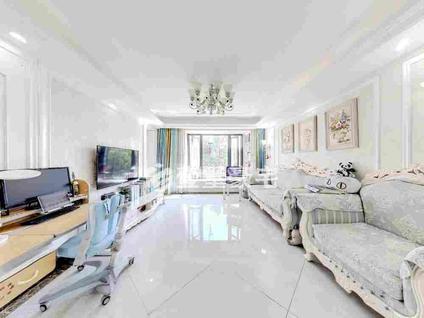 南京五矿九玺台4室2厅135.91平中楼层/共8层