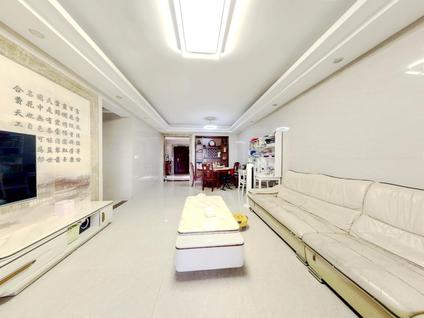 湛江君临海岸3室2厅140.37平低楼层/共31层