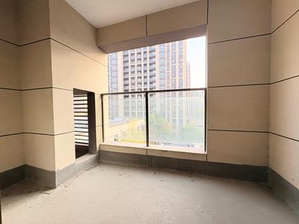 北京滨河凤凰城4室2厅141.47平低楼层/共18层