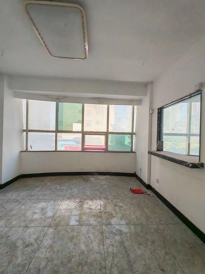 北京荣源公馆2室3厅145平中楼层/共10层