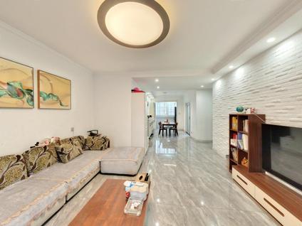 北京天湖名郡3室2厅136.73平高楼层/共6层