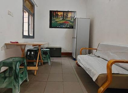 北京华渝西苑1室1厅45平高楼层/共7层