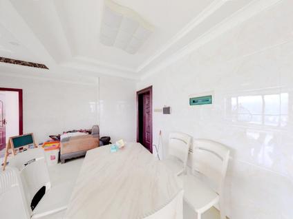 北京金河湾3室2厅123.16平低楼层/共18层