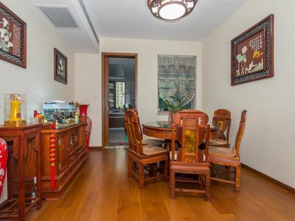 株洲晋合湘水湾(二期)4室2厅225.8平中楼层/共20层