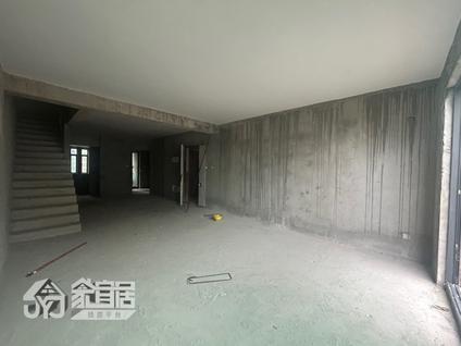 北京海伦湾(四期)4室2厅205平中楼层/共4层